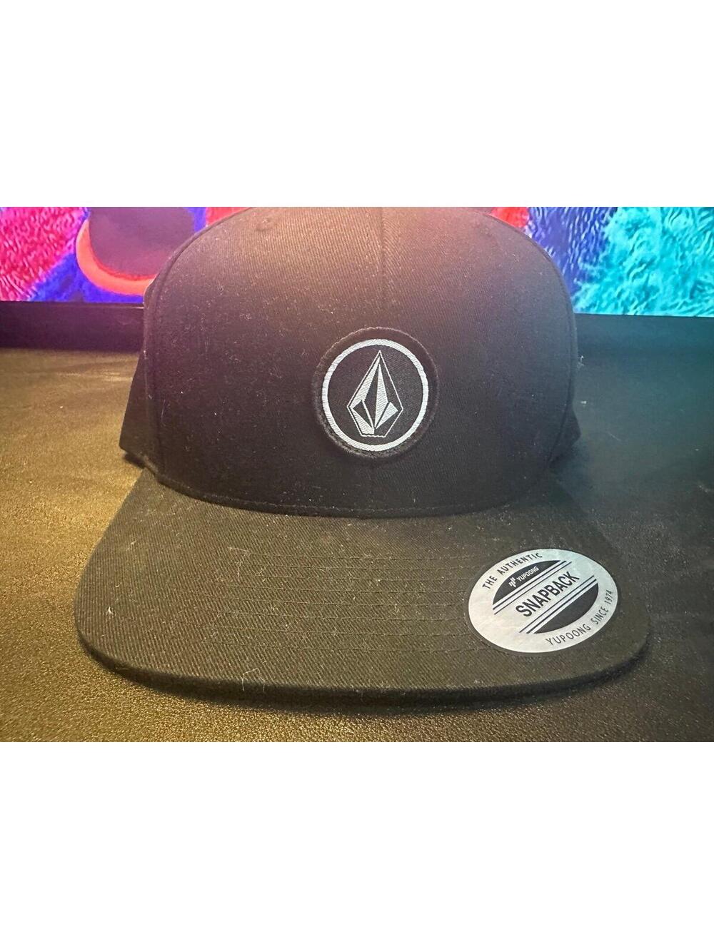 Volcom Unisex Quarter Twill Snapback Patch Cap Hat NEW